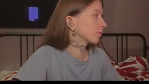 fran_bow online show from March 14, 9:38 pm