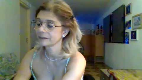 francelune online show from November 16, 3:01 pm