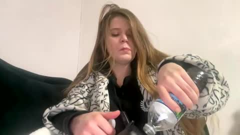 francescafey online show from January 22, 6:10 am