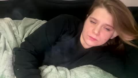 francescafey online show from December 3, 8:14 am