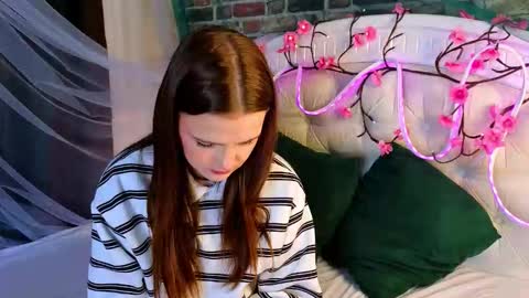 Marybrown eye Katy gray eye online show from March 14, 5:30 am