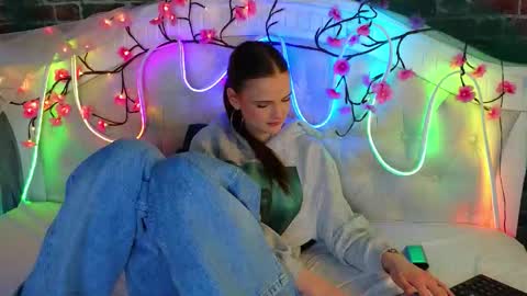 Marybrown eye Katy gray eye online show from March 15, 5:31 am