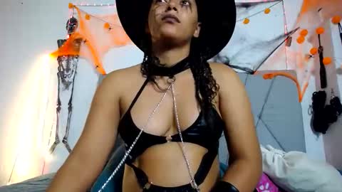 francihot4 online show from October 31, 6:50 am