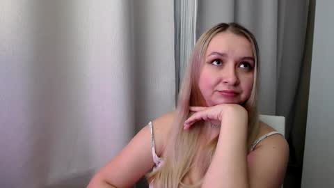 frelina online show from October 17, 9:29 pm