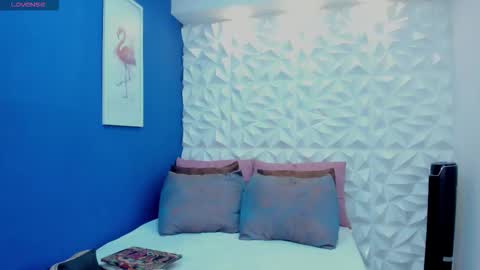 Freya online show from November 18, 11:55 am