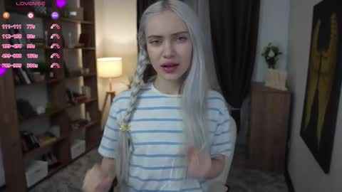 Freya online show from March 7, 7:32 pm