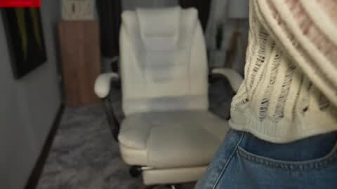 Freya online show from April 9, 7:52 pm