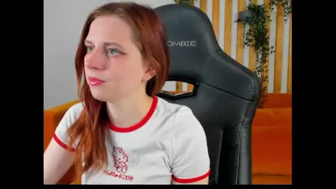 FreyaVeys online show from July 18, 5:33 am