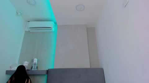 Snapshot of freyazimmerman_ chatting on October 21, 9:30 pm Pau. online show from October 21, 9:30 pm