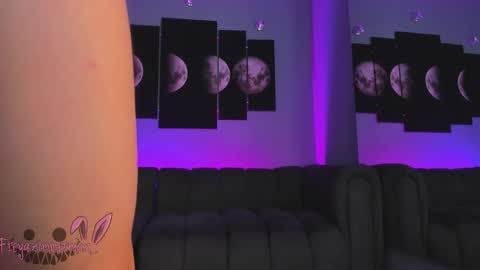 Snapshot of freyazimmerman_ chatting on October 22, 9:31 pm Pau. online show from October 22, 9:31 pm