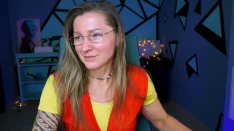 Frida Tander online show from December 12, 10:02 am