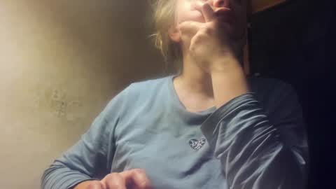 Snapshot of frumcake chatting on January 3, 1:38 am FrumCake online show from January 3, 1:38 am