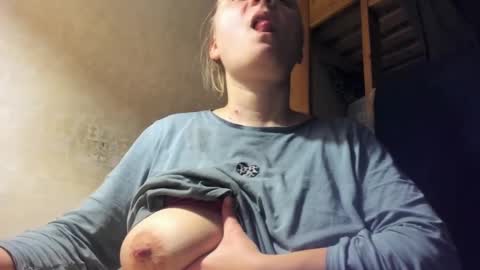 Snapshot of frumcake chatting on January 30, 12:50 am FrumCake online show from January 30, 12:50 am