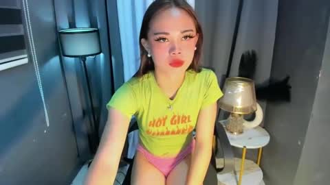 Snapshot of fuchsia_love chatting on January 30, 1:09 pm HI IM RONA DONT FORGET GIVE ME THUMBS UP AND JOIN TO MY FANCLUB online show from January 30, 1:09 pm