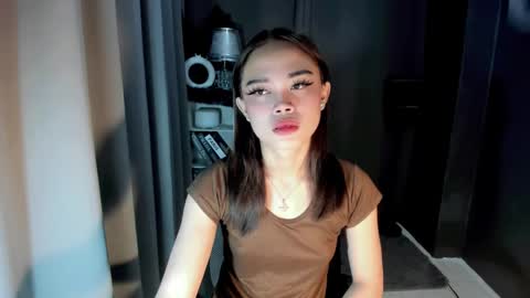 Snapshot of fuchsia_love chatting on January 6, 4:15 am HI IM RONA DONT FORGET GIVE ME THUMBS UP AND JOIN TO MY FANCLUB online show from January 6, 4:15 am