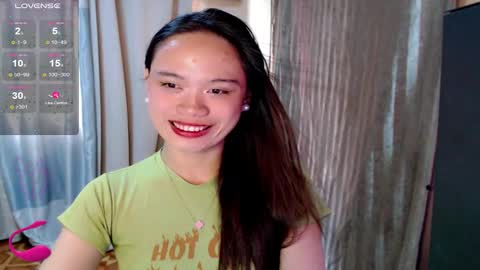 Snapshot of fuchsia_love chatting on October 12, 12:02 am HI IM RONA DONT FORGET GIVE ME THUMBS UP AND JOIN TO MY FANCLUB online show from October 12, 12:02 am