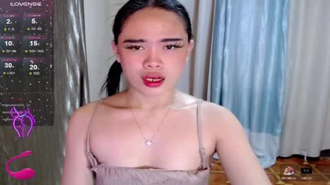 Snapshot of fuchsia_love chatting on October 17, 9:51 pm HI IM RONA DONT FORGET GIVE ME THUMBS UP AND JOIN TO MY FANCLUB online show from October 17, 9:51 pm