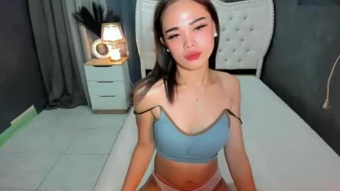 Snapshot of fuchsia_love chatting on January 23, 5:42 pm HI IM RONA DONT FORGET GIVE ME THUMBS UP AND JOIN TO MY FANCLUB online show from January 23, 5:42 pm