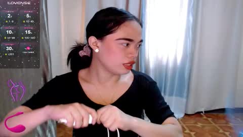 Snapshot of fuchsia_love chatting on October 21, 12:14 am HI IM RONA DONT FORGET GIVE ME THUMBS UP AND JOIN TO MY FANCLUB online show from October 21, 12:14 am