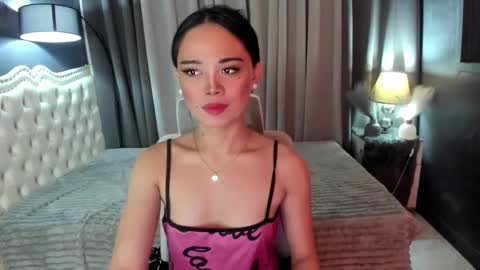 Snapshot of fuchsia_love chatting on December 18, 4:17 pm HI IM RONA DONT FORGET GIVE ME THUMBS UP AND JOIN TO MY FANCLUB online show from December 18, 4:17 pm