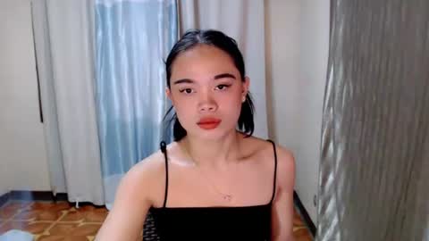 Snapshot of fuchsia_love chatting on October 18, 10:00 pm HI IM RONA DONT FORGET GIVE ME THUMBS UP AND JOIN TO MY FANCLUB online show from October 18, 10:00 pm