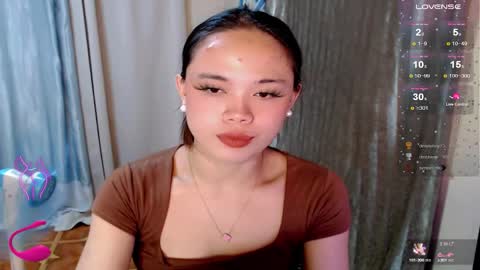 Snapshot of fuchsia_love chatting on October 9, 8:13 pm HI IM RONA DONT FORGET GIVE ME THUMBS UP AND JOIN TO MY FANCLUB online show from October 9, 8:13 pm