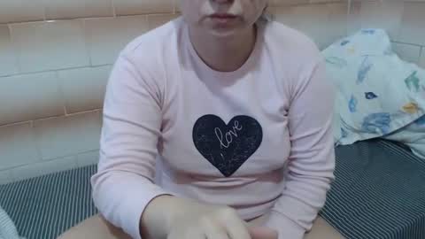 Ella online show from December 18, 6:21 am