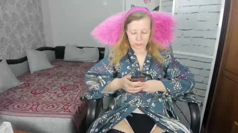 Snapshot of funny_bunny4 chatting on March 5, 6:45 pm funny_bunny4 online show from March 5, 6:45 pm