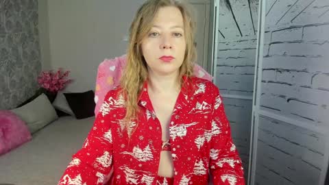 Snapshot of funny_bunny4 chatting on December 15, 11:12 am funny_bunny4 online show from December 15, 11:12 am