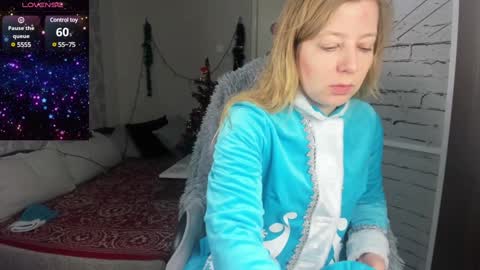 Snapshot of funny_bunny4 chatting on December 29, 12:23 pm funny_bunny4 online show from December 29, 12:23 pm