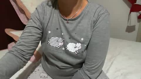 gaby  layla online show from May 15, 10:45 pm