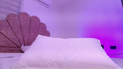 gabriela online show from November 6, 7:53 pm