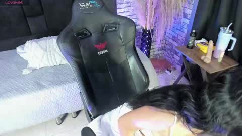          online show from October 6, 3:12 am