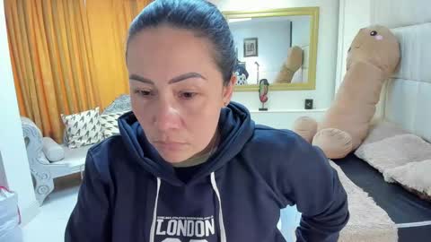 gabriela online show from November 24, 2:52 pm