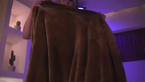 gabyrose9 online show from February 2, 8:30 pm