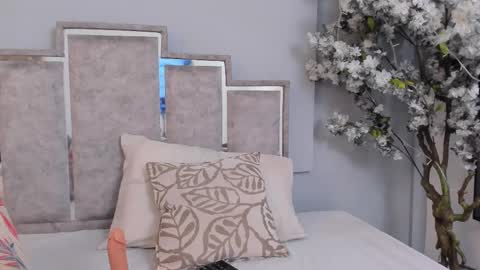 gabyyjones online show from March 5, 11:17 am