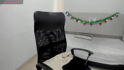 Gayle Tate online show from January 2, 12:13 pm