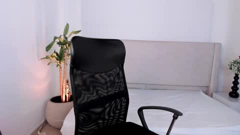 Gayle Tate online show from January 13, 11:19 am