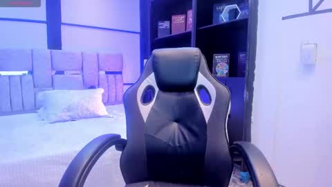 gemmabrown_ online show from February 17, 2:16 pm