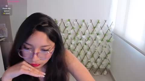 genet_ online show from November 23, 7:59 pm