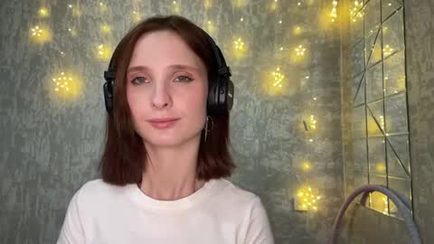 Riana online show from April 12, 1:25 pm