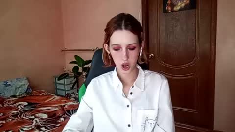 Ellie online show from June 25, 3:46 pm