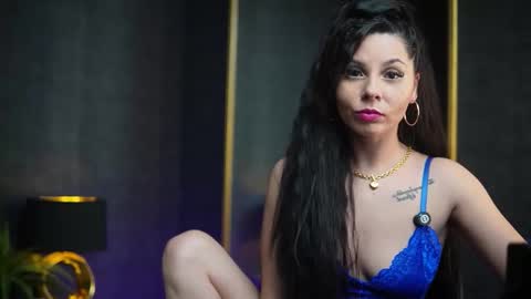  Gia  online show from January 12, 9:20 pm