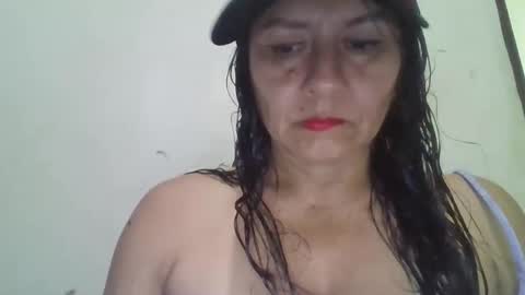 gianna165909 online show from December 26, 9:04 pm