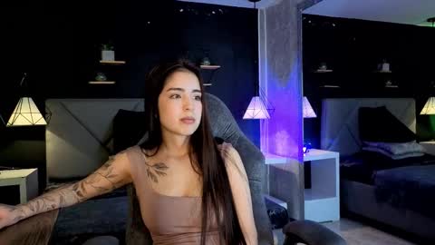 Gia online show from December 18, 1:32 am