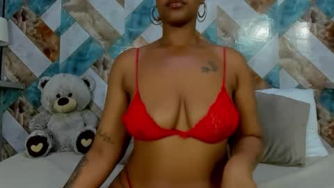 Snapshot of gigi_mane chatting on October 20, 12:13 am gigi_mane online show from October 20, 12:13 am