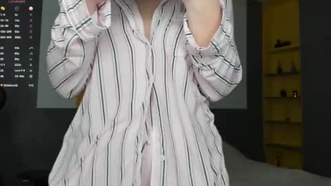 gigihadd online show from December 4, 5:03 pm