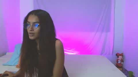 gigiilove24 online show from October 8, 7:18 pm