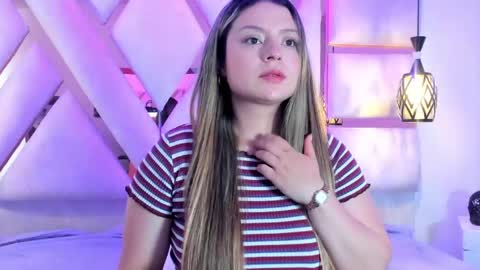 Giigii Hadid  online show from April 22, 8:06 pm