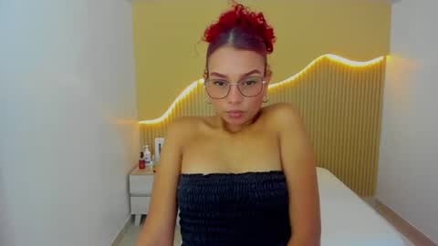  G I A N A  online show from June 10, 1:21 pm